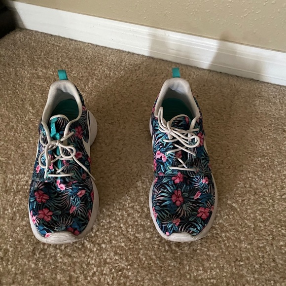 Nike Roshe One Tropical - Picture 2 of 3